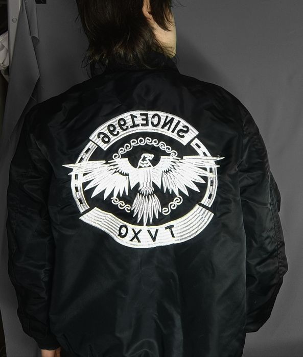 БОМБЕР черного цвета