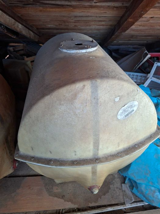 Vand 3 BUTOAIE fibra 190L, 240L, 240L tratate  la interior alimentar.