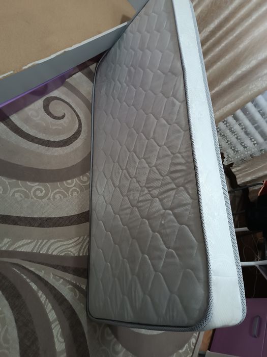 Детская кровать с матрасом