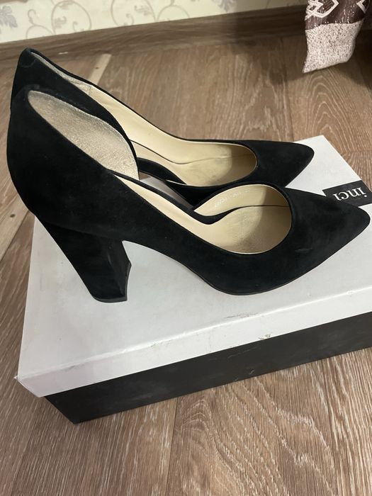 Продам замшевые туфли