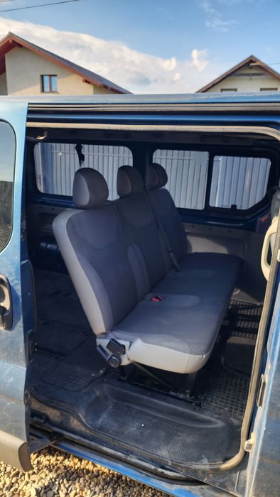 Opel vivaro 2009 - 2.0 cdti 114 cp