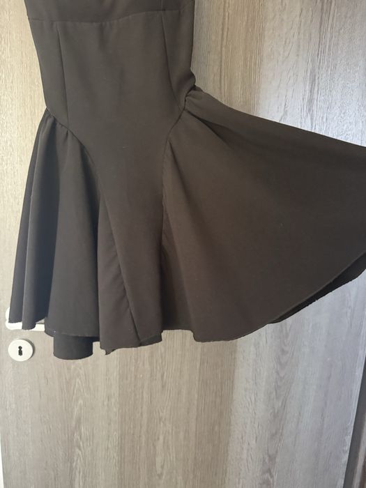 Rochie neagra cu funda la spate