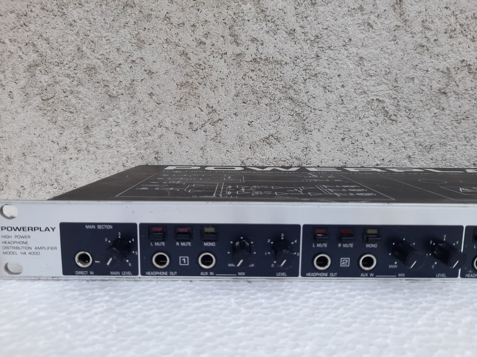 Preamplificator casti Behringer Powerplay HA4000 Craiova OLX.ro