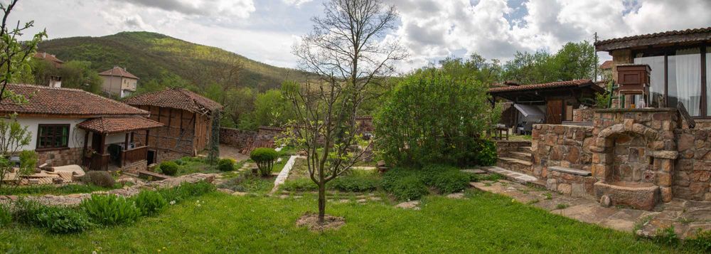 Продава хубав имот на 35 км. от София в с. Макоцево