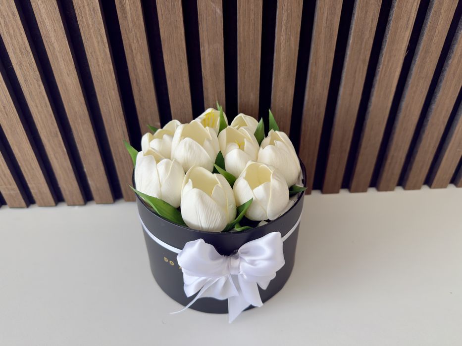 Aranjament Premium Lalele Albe Handmade