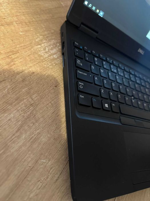 Laptop DELL I7 7600U 16GB Ram SSD 500GB ecran 15 inch bateria4-5h