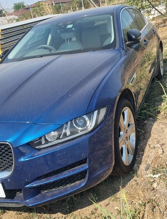 Vand piese jaguar xe,farurile,capota aripile,barile,etc.
