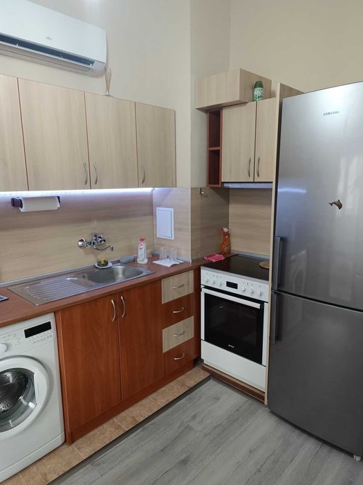 Дава се под наем Двустаен апартамент в Бургас, Център - 65 кв.м за 600 € - Снимка #13