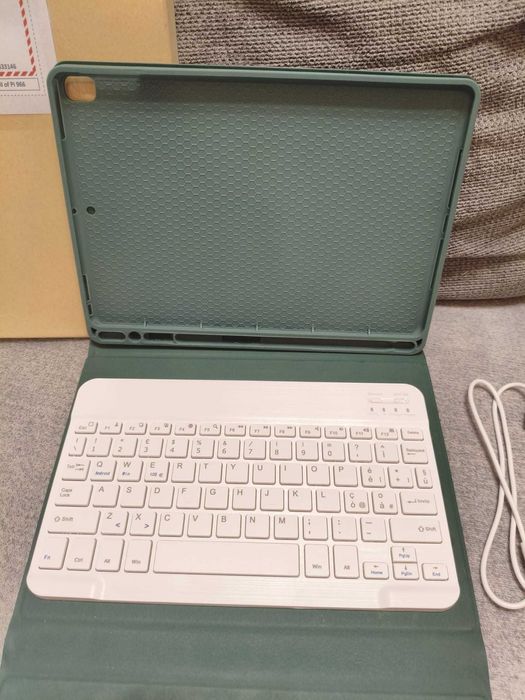 Husă cu Tastatură pentru iPad 10.2'' 10.5'', Magnetică Layout QWERTY