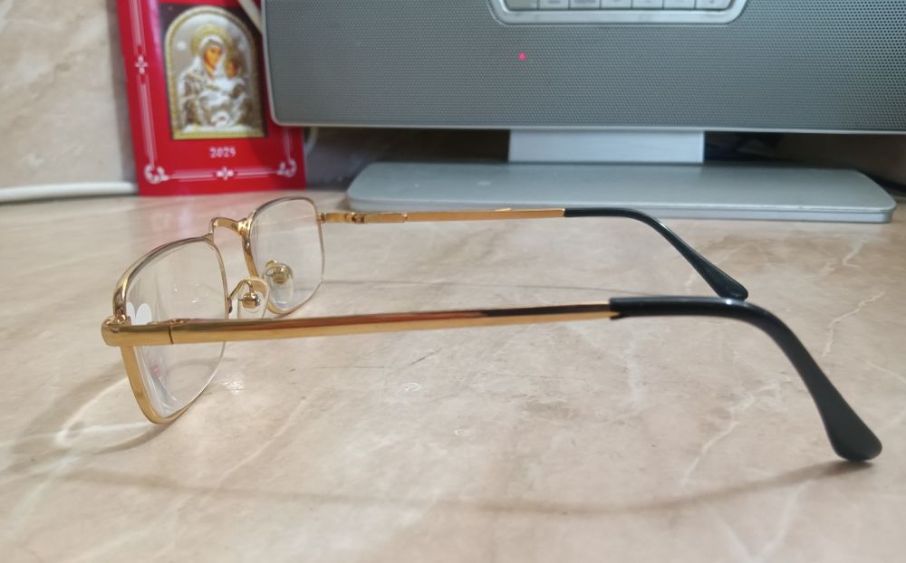 Универсални диоптрични очила с метална рамка