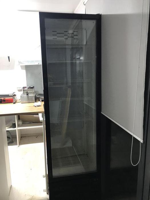 Витринный холодильник