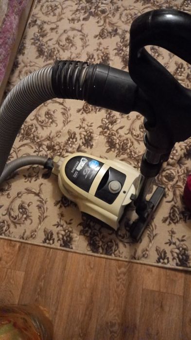 Продам пылесос Самсунг.