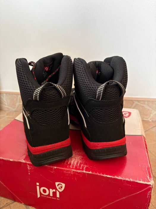 Pantofi de lucru, marimea 46