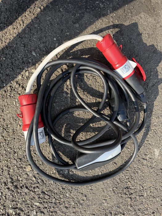 Stati incarcare Tesla Mobile conector trifazat