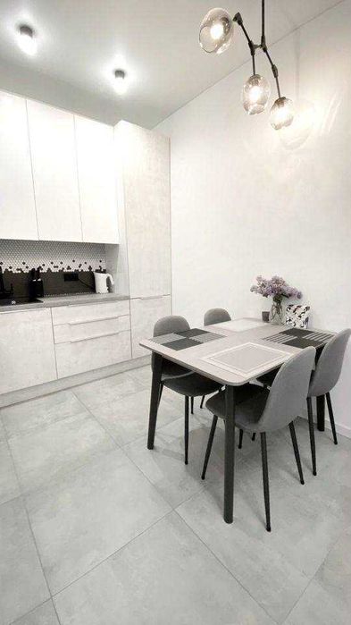 Сдаю светлую 2х ком. 7/10: ЖК Казахстан, ор-р метро Минор (Р3)