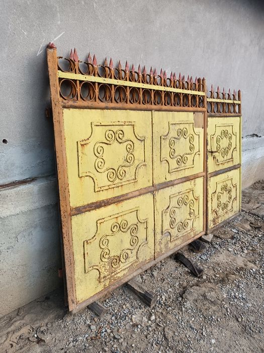 Vând porți fier 168*160