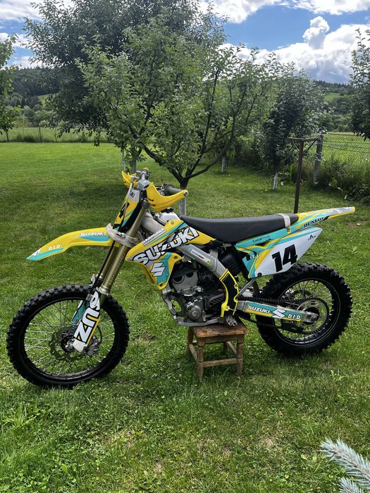 Suzuki RM-Z 250 cros