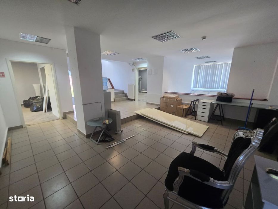 Casa individuala 3 nivele, 12 camere, 6 bai, 10 parcare, Lipovei