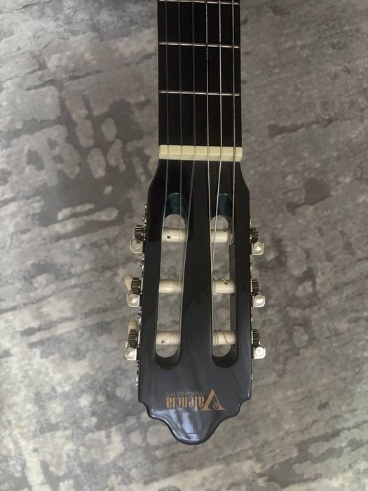 Гитара VALENCIA , новая с чехлом