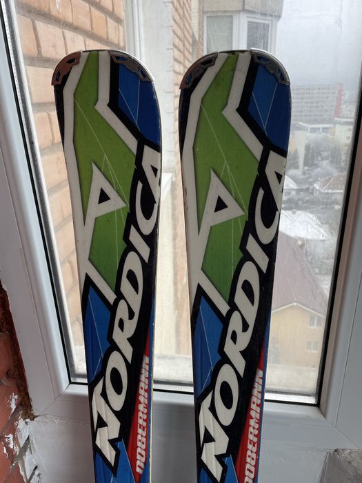 Schiuri 150 cm nordica dobermann r 12