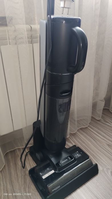 Продам вертикальный пылесос