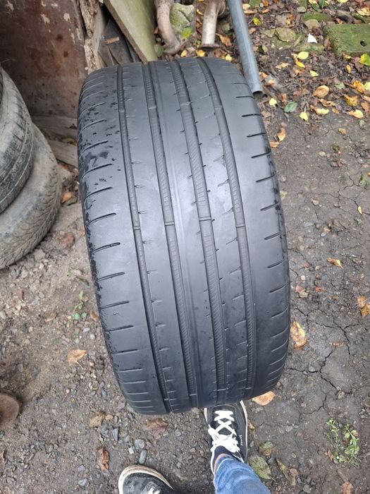 Vand 1 anvelopa 275 35 22 goodyear de vara dot 2023