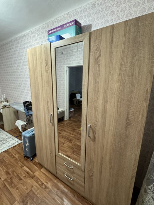 Шкаф, удобный и практичный