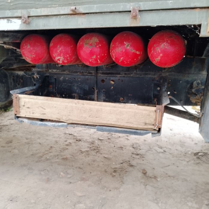 ЗИЛ сотилади минишга тайор балонлар янги матор килинган 7та 90талик