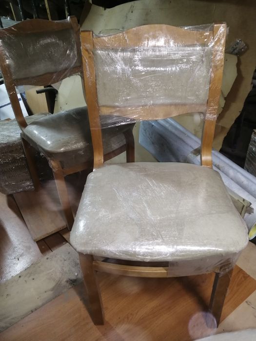 Продам три стула новые