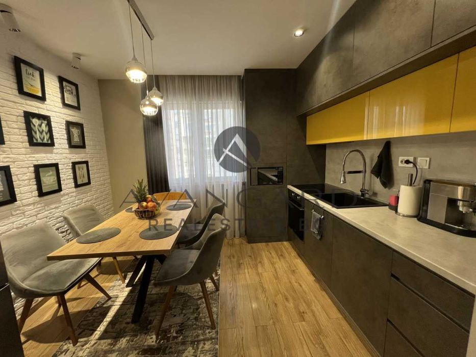 Продава се Многостаен апартамент в Пловдив, Кючук Париж - 95 кв.м за 3093 €/кв.м - Снимка #2