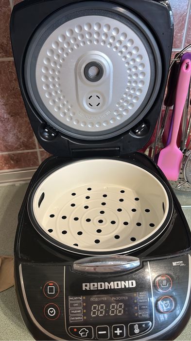 Мультиварка Redmond rmc 28