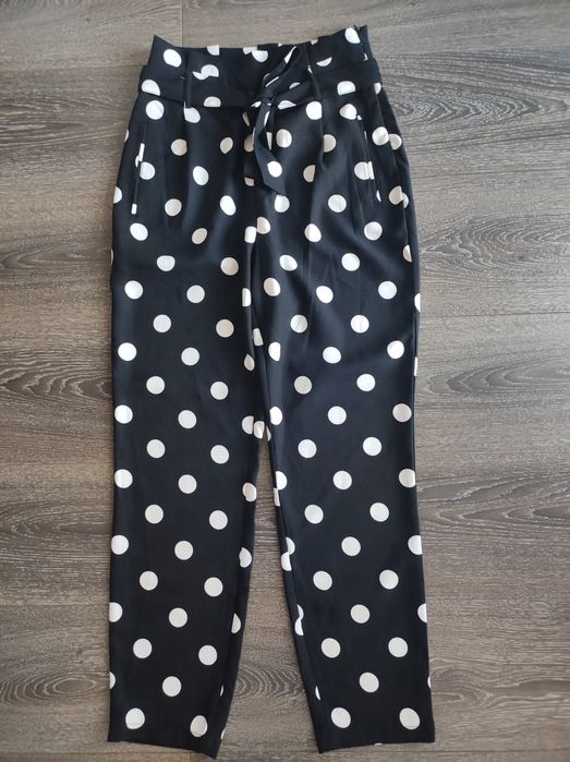 Pantaloni eleganti  cu buline, marca Stradivarius, marimea 34