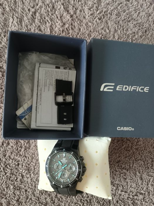 Продавам Часовник Casio Edifice EF-552PB