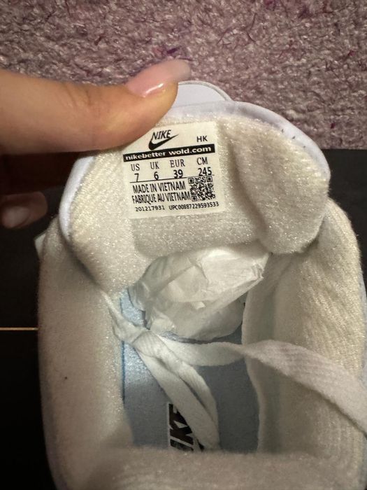 Кроссовки найк с биркой