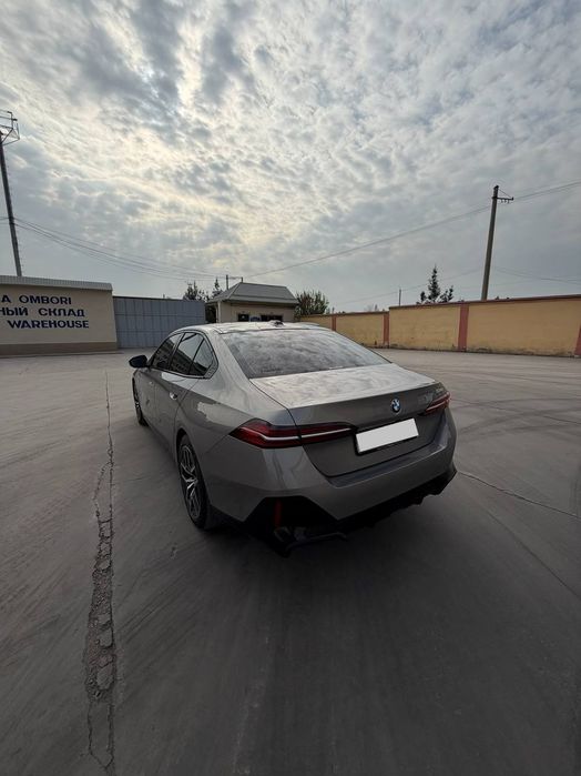 BMW520I 2025 YIL 8000 yurgan