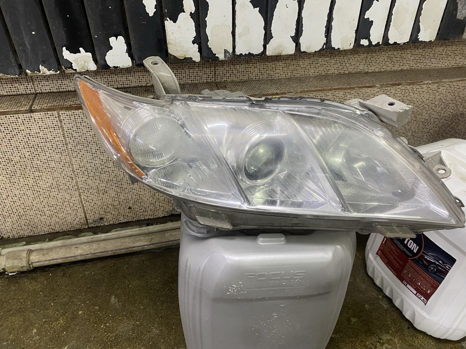 Продам фару на камри 40