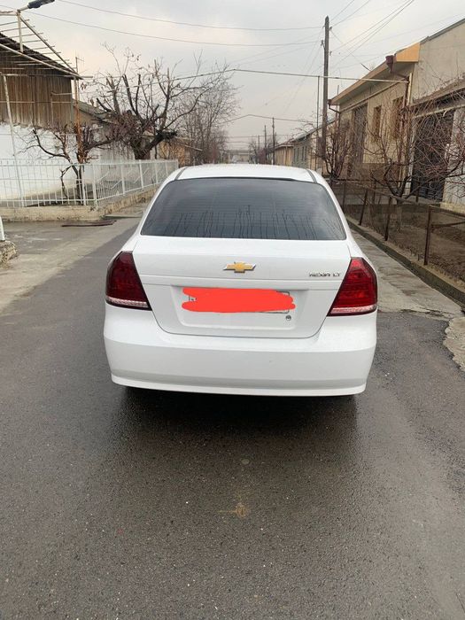 Нексия 3 сотилади