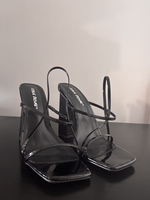 Обувки на висок ток