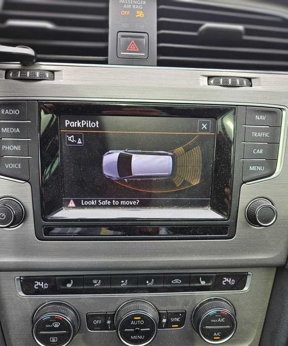 Volkswagen Golf 7 Variant Automat | Panoramic | Masaj | Navi | Cârlig