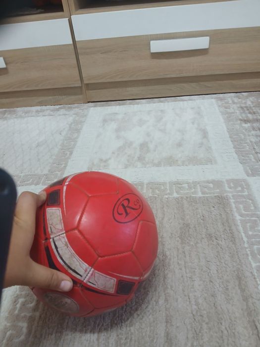 Minge semnată de Luka Modric