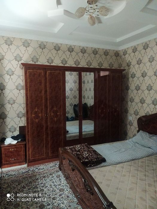 Uy sotila 2 sotix 2 qavat 7 xona srocna