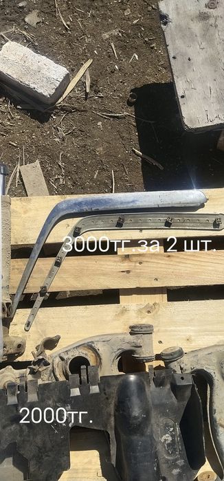 Продам запчасти на Мерседес 124