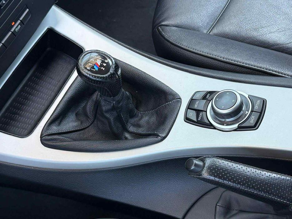 Vând e BMW 320D 184 Cp 2012