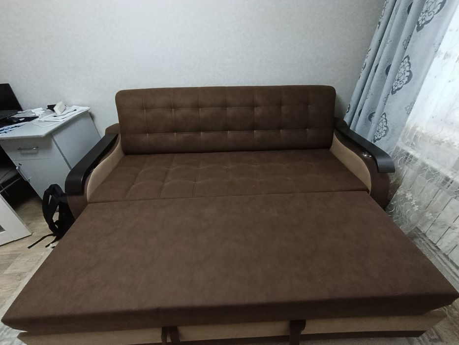 Диван двуспальный