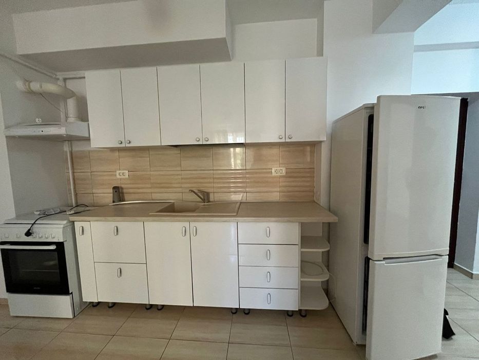 Închiriez apartament cu doua camere