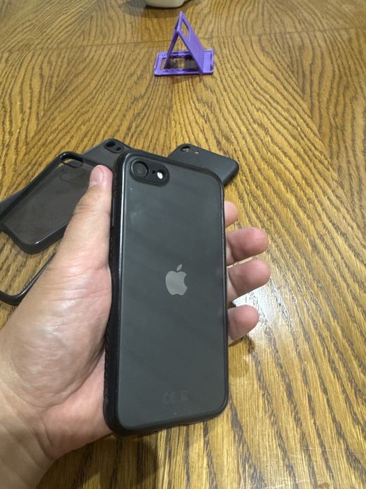 Iphone SE 2020 на 64 gb