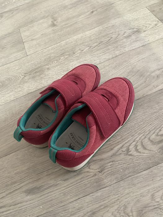 Кросовки новые на мальчика