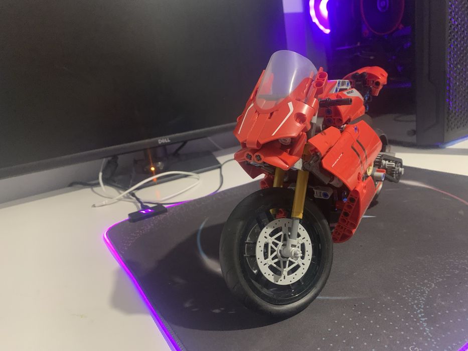 Lego Technic Ducati Panigale V4 R 42107 Cluj-Napoca • OLX.ro