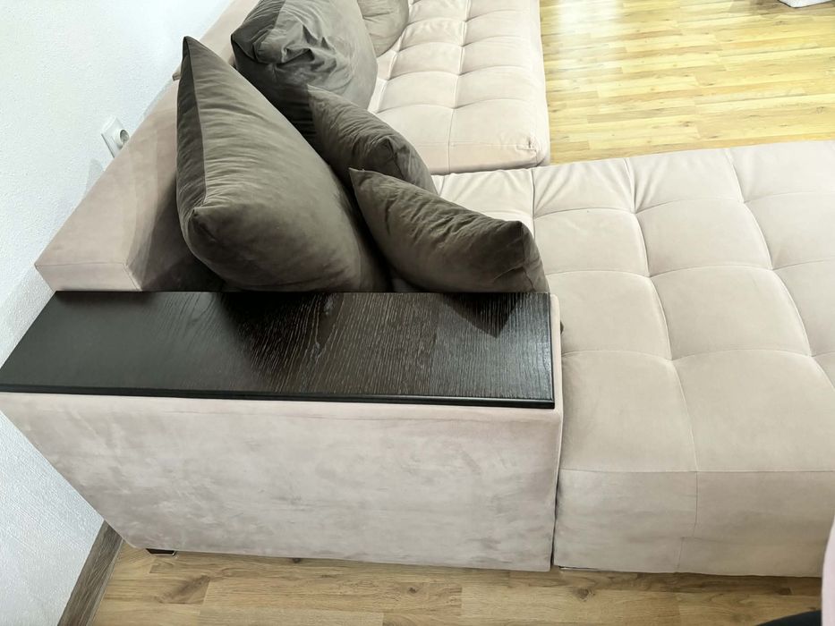 Масивен ъглов диван