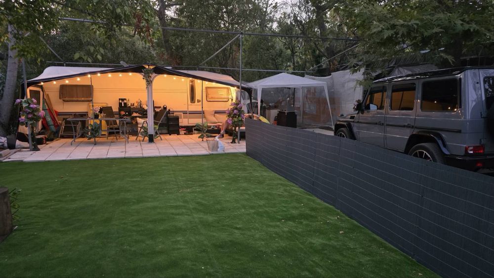 Каравана Гърция Hobby 2008г. 6 спални места, климатик, форселт и място 250кв. на къмпинг Аспровалта